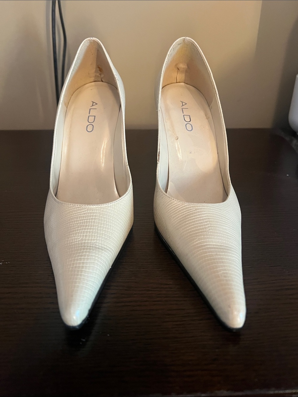 ALDO Pointed-Toe Lizard-Texture Pumps in Cream